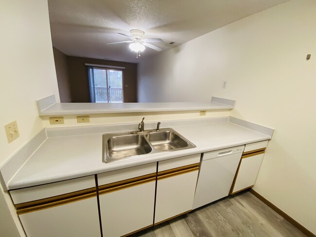 Building Photo - 345