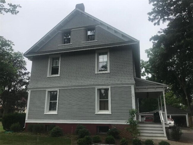 Building Photo - 169 Fair St