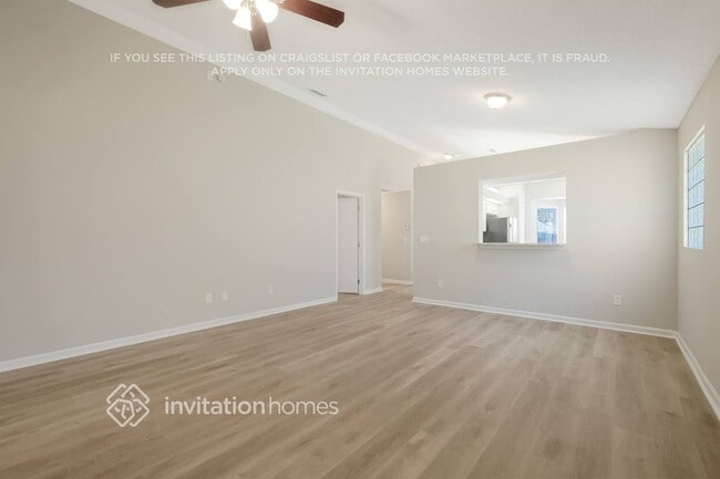 Building Photo - 11195 Mikris Dr N