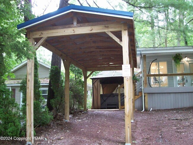 Building Photo - 327 Rustic Ln