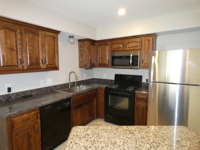 Building Photo - Townhome in Northland-4030 N Hardesty Ave