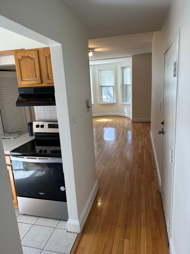 Building Photo - 1013 P St NW