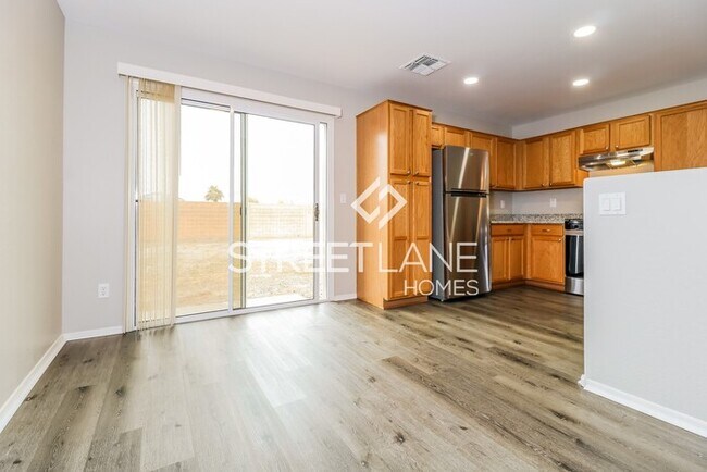 Building Photo - REDUCED!