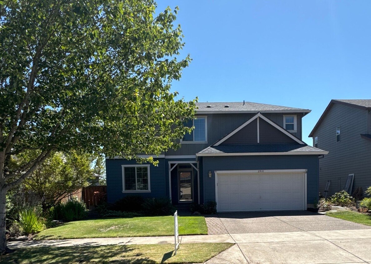 Primary Photo - Beautiful 3 bedroom with bonus loft area i...