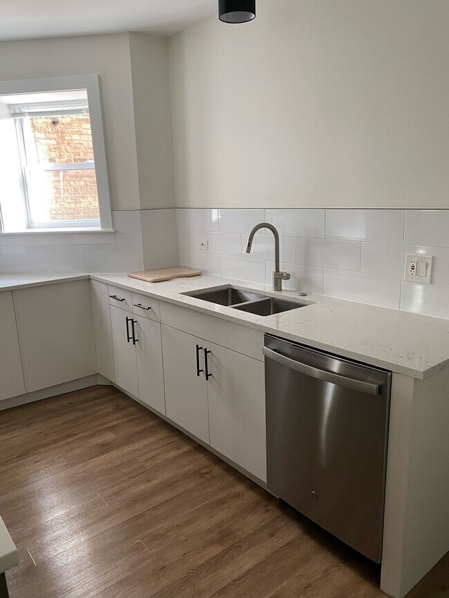 Foto del edificio - 3436 N Springfield Ave