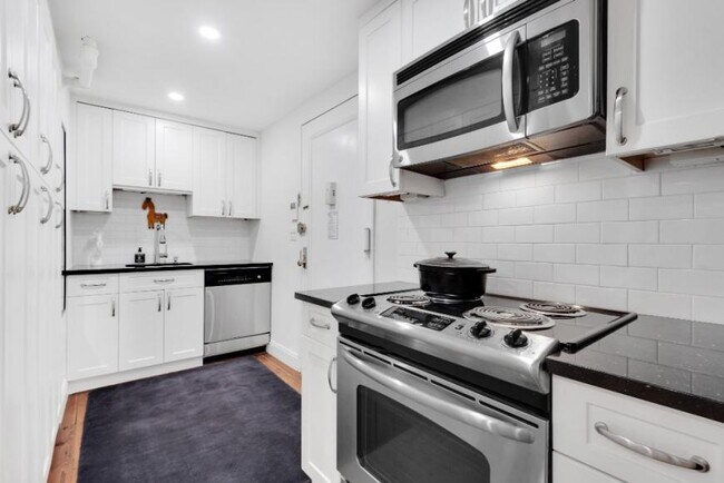 Building Photo - 0 bedroom in New York NY 10014