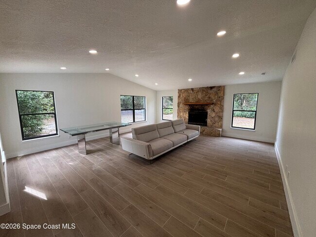 Foto del edificio - 6335 S Tropical Trail