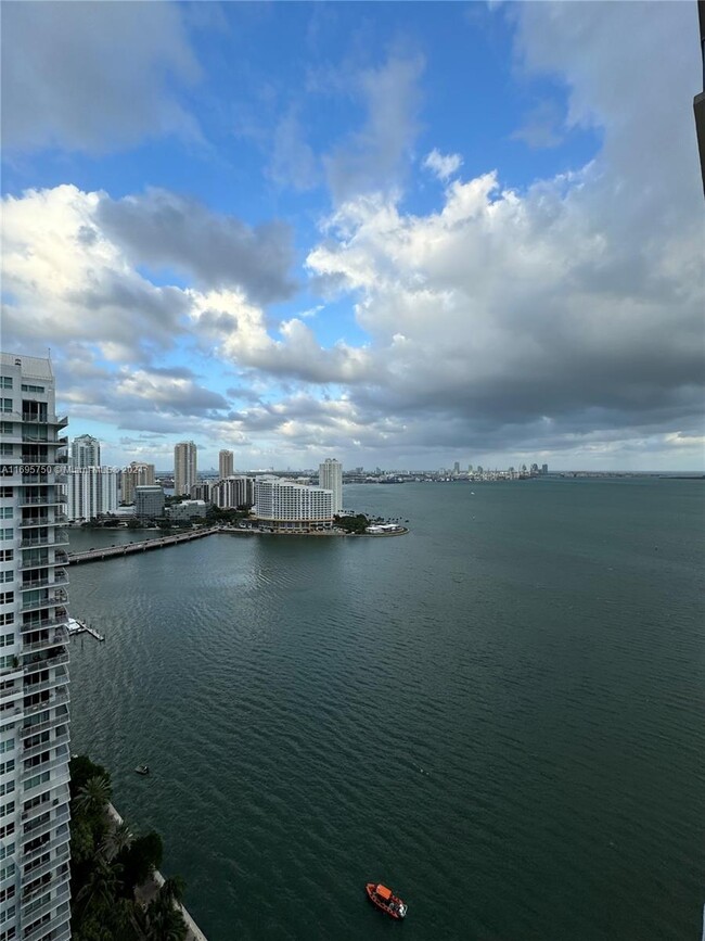 Foto del edificio - 1155 Brickell Bay Dr