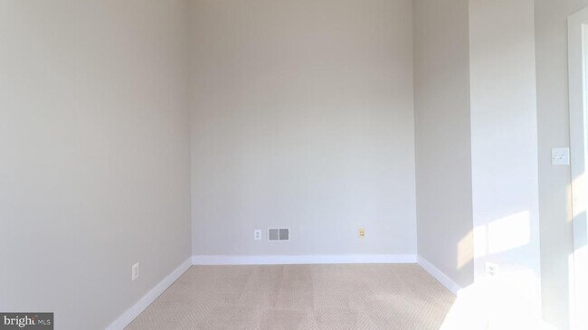 Foto del edificio - 11032 Amherst Ave