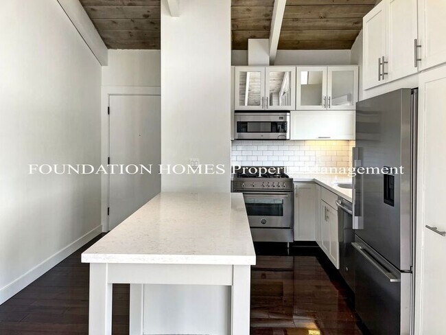 Building Photo - 19 Sea Drift Landing
