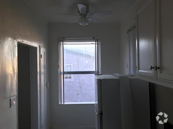 Foto principal - 1610 S Normandie Ave