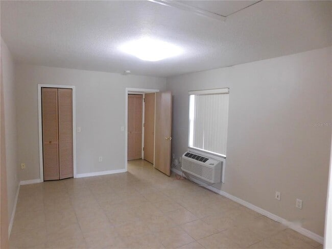 Building Photo - 627 Orchid Dr