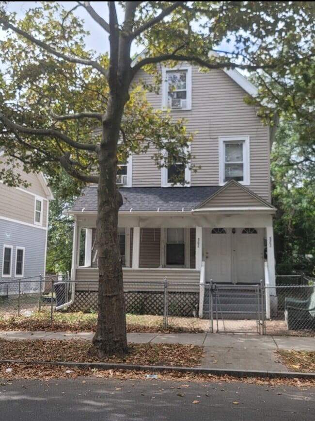 Building Photo - 502 Winchester Ave