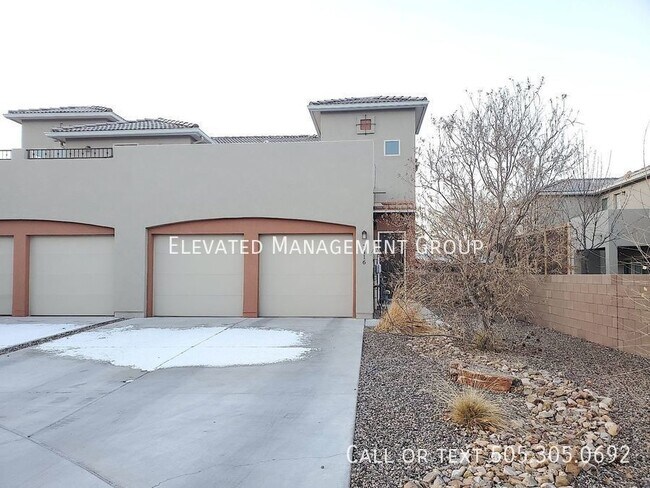 Building Photo - Amazing 3 Bedroom! Great location! Across ...