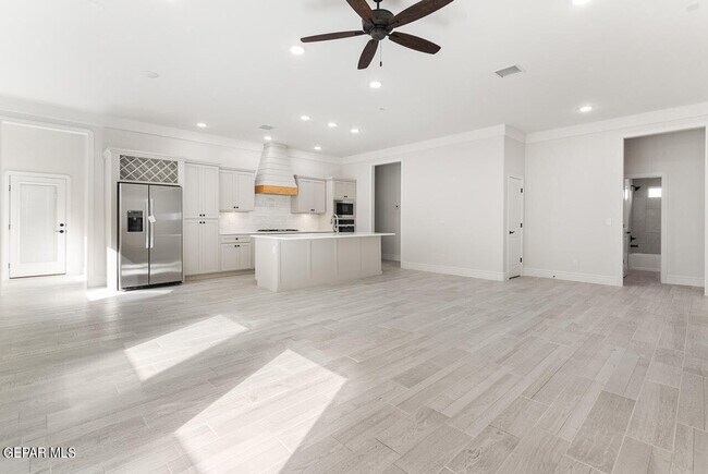 Building Photo - 13115 Kington
