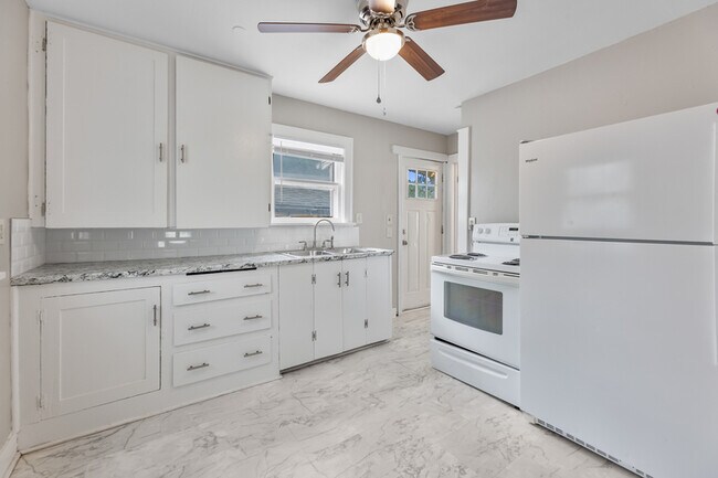 Foto del edificio - 2801 W Maple St