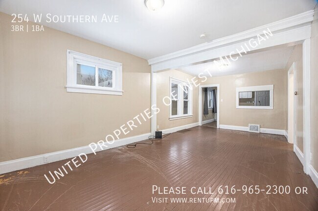 Building Photo - Available Now | 3 Bedroom 1 Bath Single Fa...