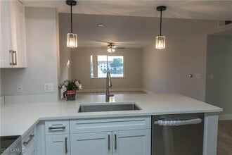 Building Photo - 8234 Key Royal Cir