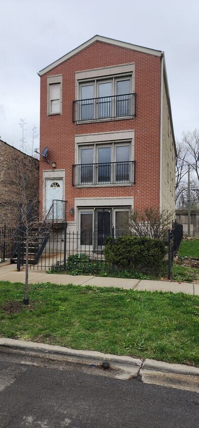 Foto principal - 2902 W Fillmore St