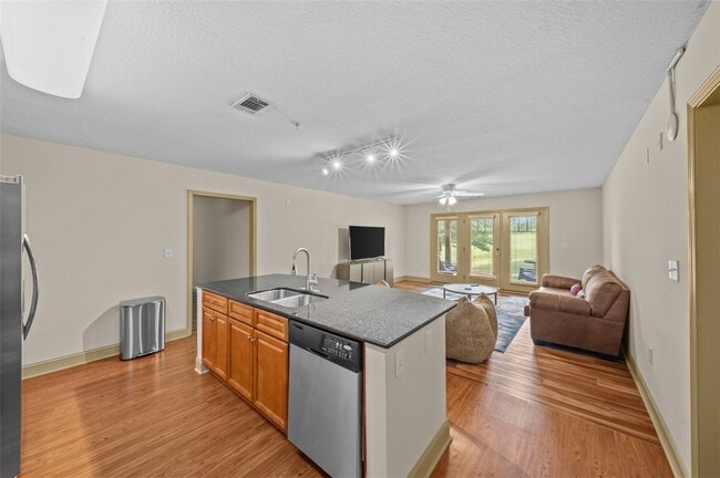 Building Photo - 1613 Muscovy Wy