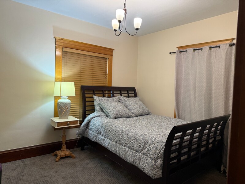 Foto principal - 2334 Brewster St