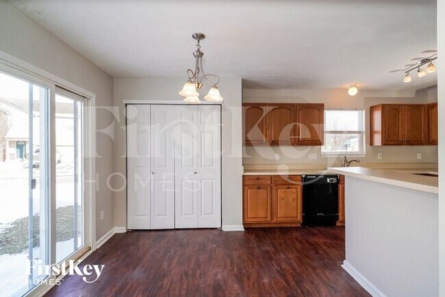 Foto del edificio - 12410 Deerview Dr