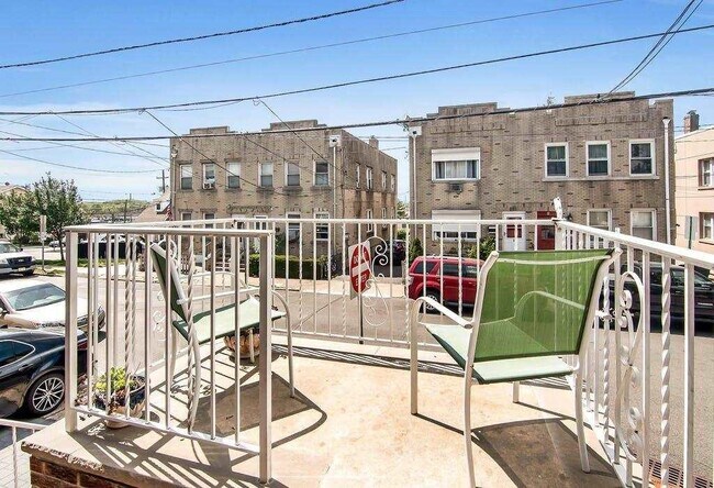 Building Photo - 7 BURDETTE Pl