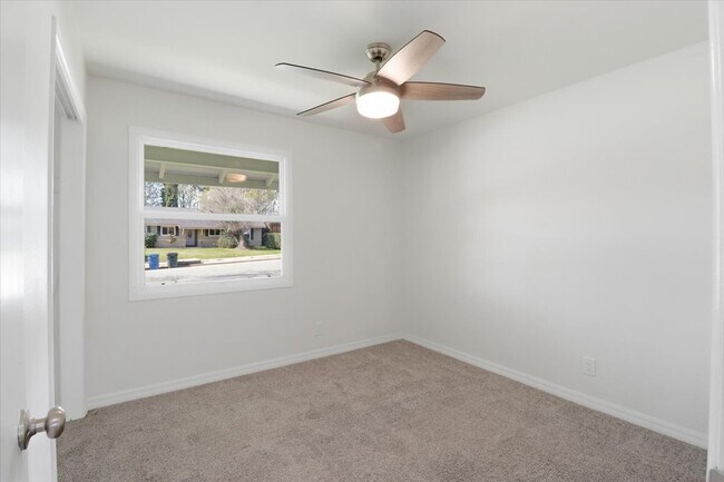 Building Photo - 2986 Calle Quebracho