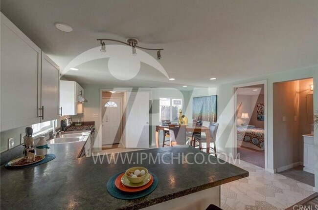 Foto del edificio - 842 Alice Ln