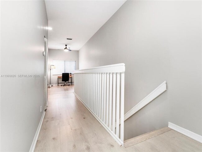 Building Photo - 835 NE 17th Way