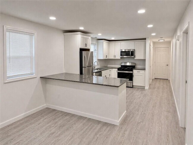 Foto del edificio - 35 Douglas Ave