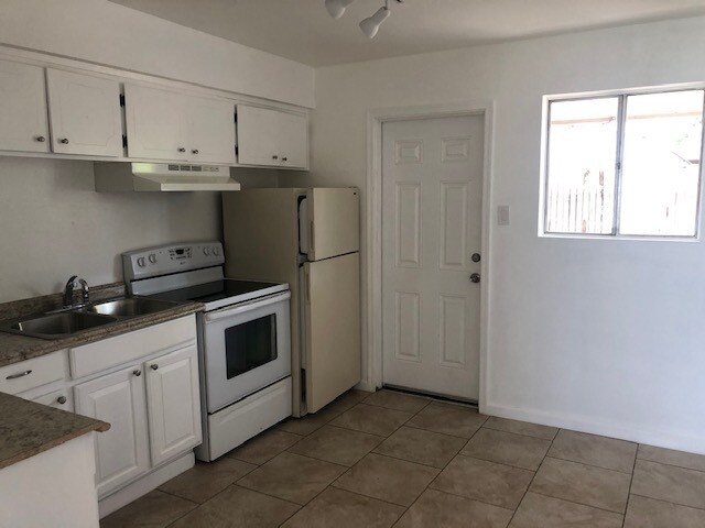 Foto del edificio - 2061 W Ocotillo Rd