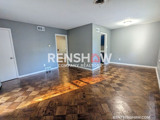 Building Photo - Holiday Special - Free December Rent with ...