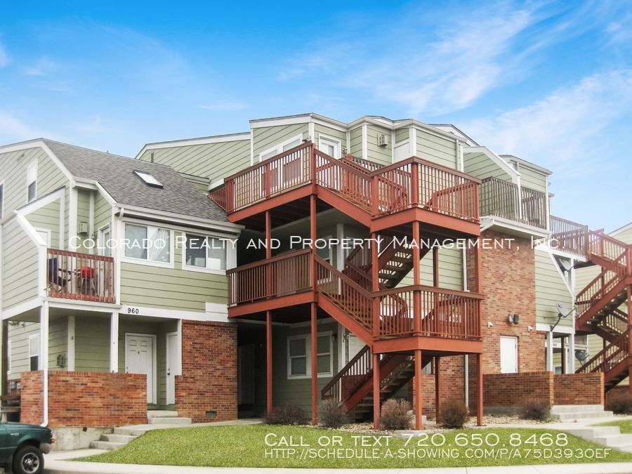 Primary Photo - 960 S Dawson Way