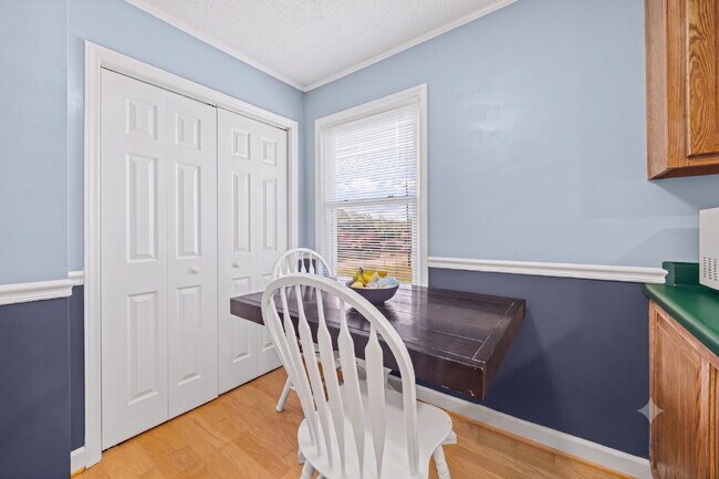 Building Photo - Charming All-Brick 3BR Home with Carport & Easy Charlotte Commute!