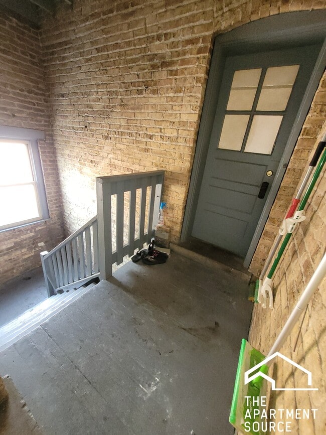 Foto del edificio - 2342 W Touhy Ave