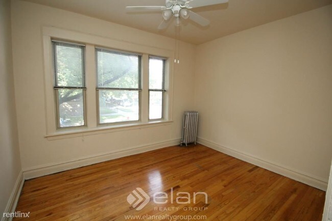 Building Photo - 1201 W Waveland Ave