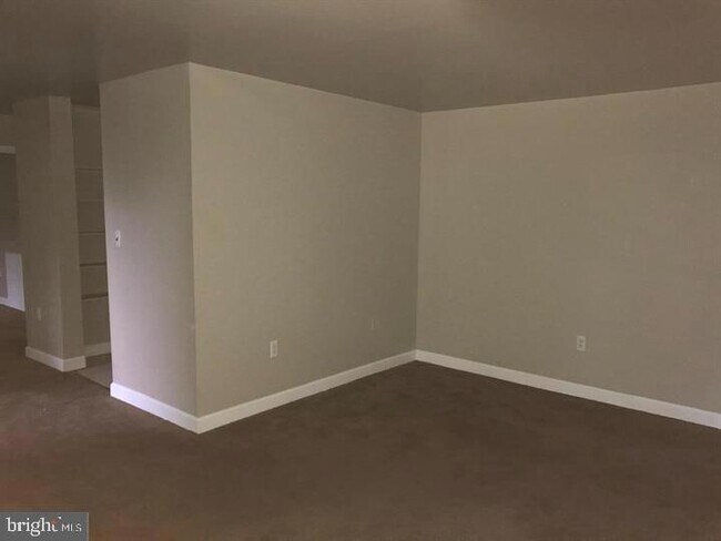 Foto del edificio - 9282 Adelphi Rd