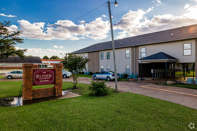 Building Photo - Holiday Townhouses