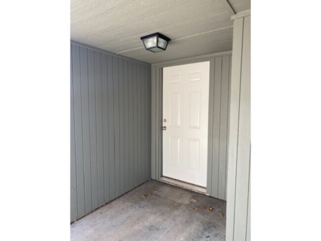 Foto del edificio - 6701 SW Beta Ave