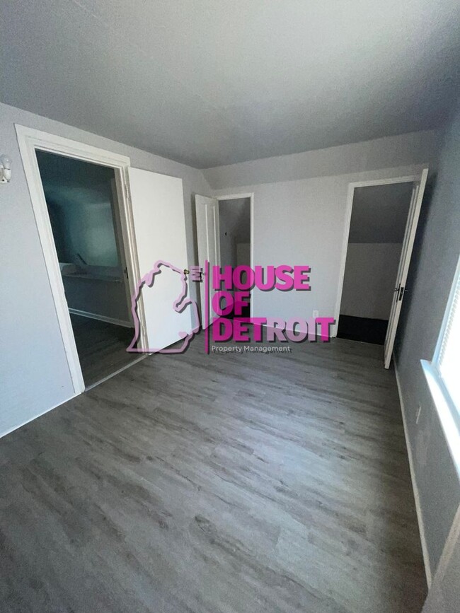 Building Photo - 3 BEDROOM | 1 BATH | FREE PRE SCREEN