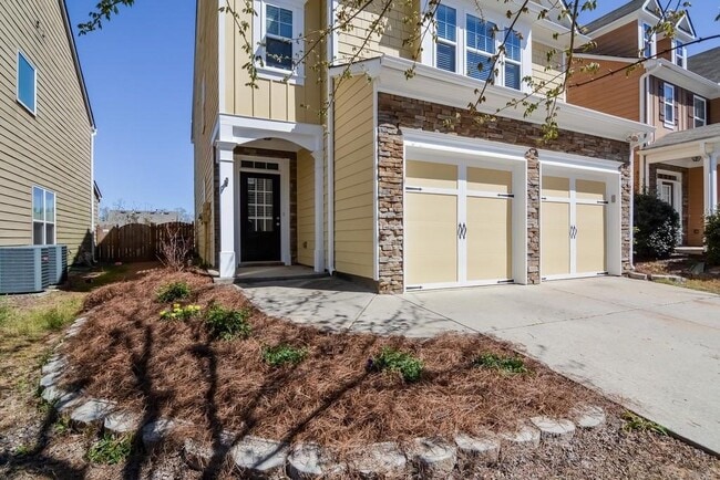 Building Photo - 5780 Weddington Dr