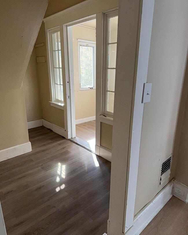 Foto del edificio - 813 Campbell Ave