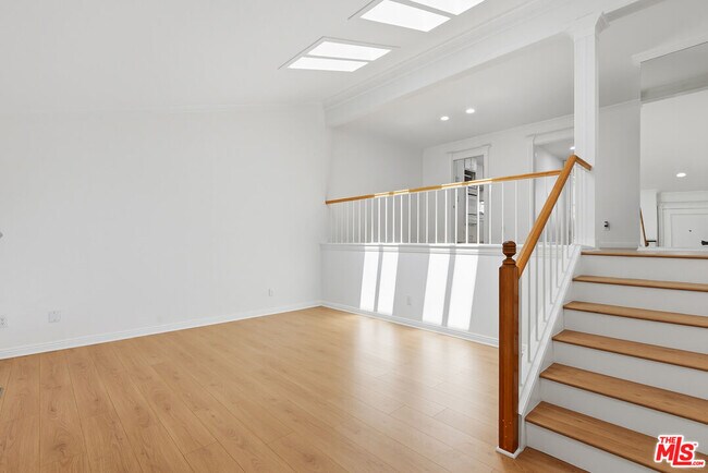 Foto del edificio - 13326 Maxella Ave