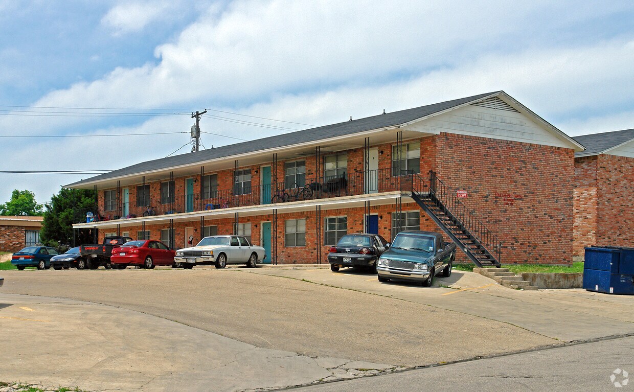Building Photo - 307-311 Sunset Ln