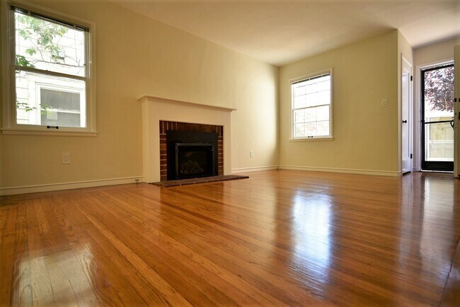 Building Photo - 124 Moss Ave
