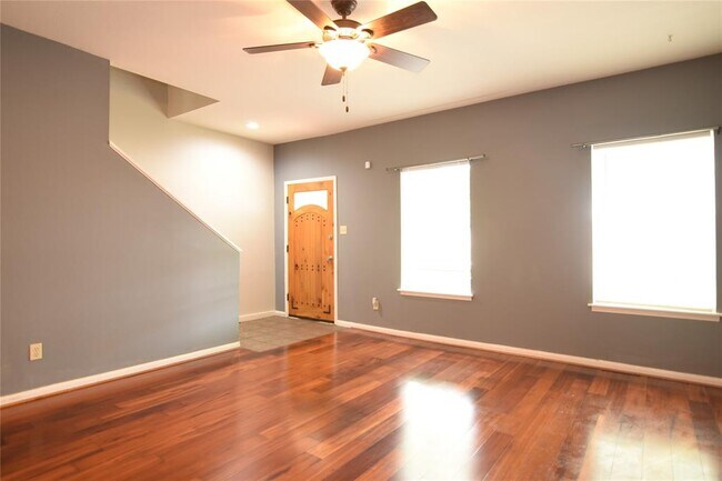 Foto del edificio - 940 Wycliffe Dr