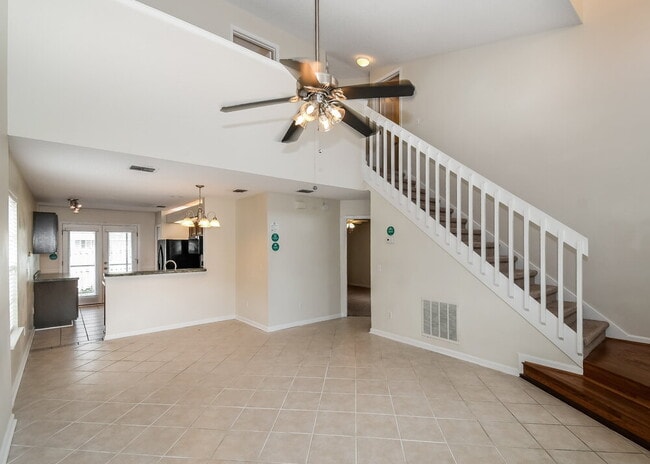 Foto del edificio - 9591 Sugar Hollow Ln