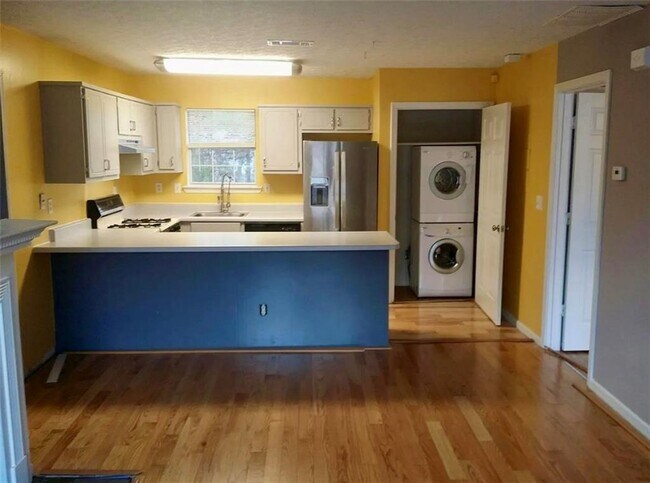 Building Photo - 2023 Sitser Ln