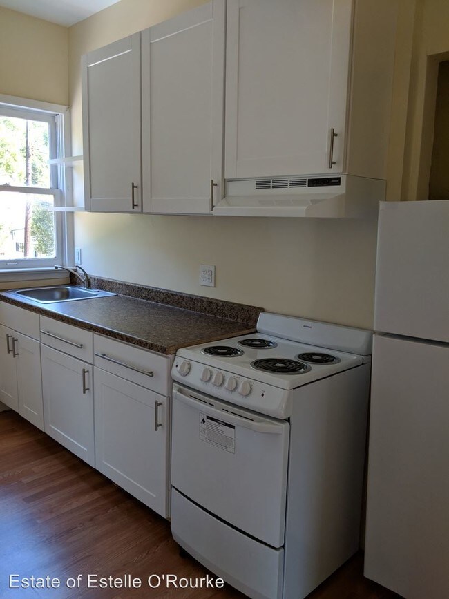 Building Photo - 84 Millwood Rd